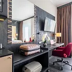 Plaza Premium Ξενοδοχείο 4*