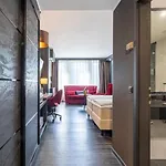 Ξενοδοχείο Plaza Premium 4*