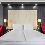 Ξενοδοχείο Plaza Premium 4*