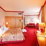 Plaza Premium Ξενοδοχείο 4*