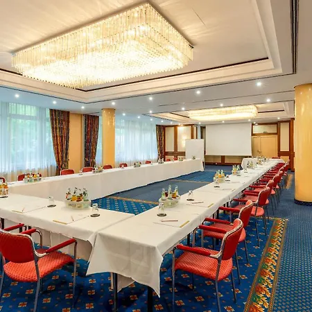 Готель Plaza Premium Шверін