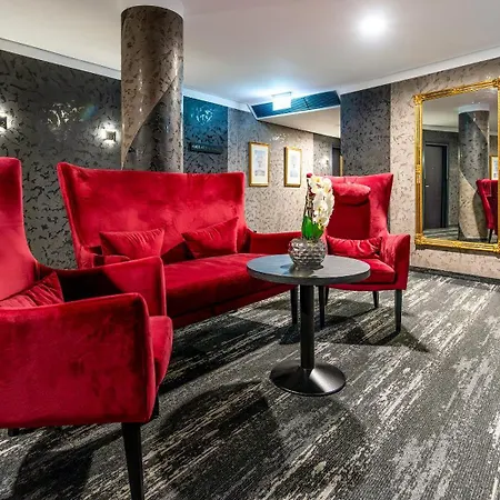 Plaza Premium Готель Шверін
