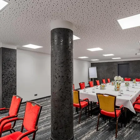 Plaza Premium Шверін