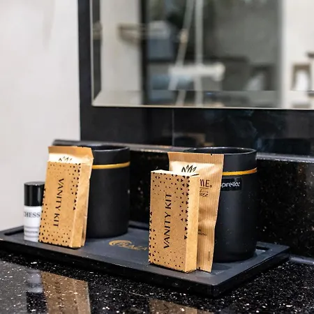 Plaza Premium Готель 4*