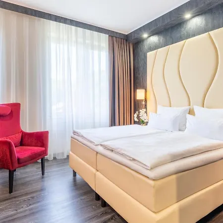 Hotel Plaza Premium 4*