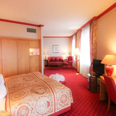 Plaza Premium Hotel