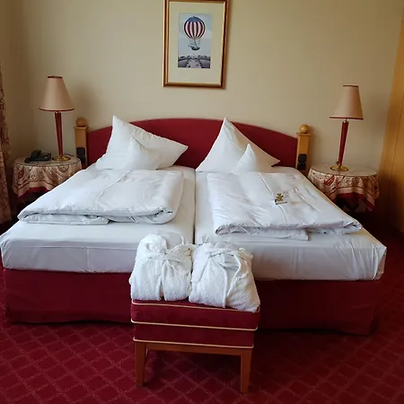 Plaza Premium 4*