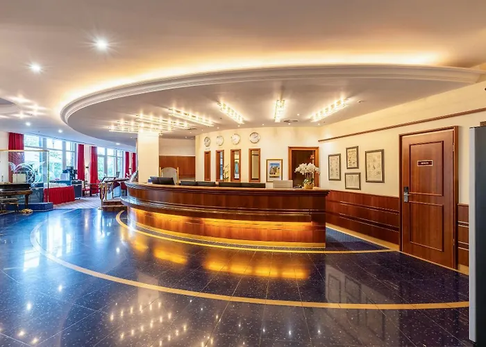 ホテル Plaza Premium 4*