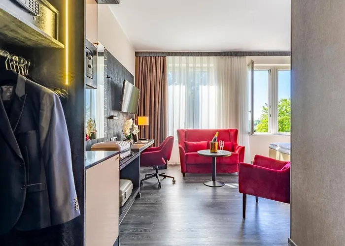 Hotel Plaza Schwerin; Sure Collection By Western