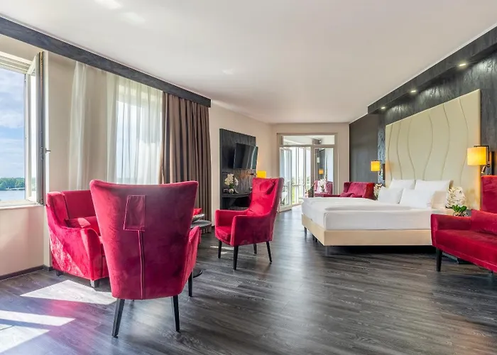 Hotel Plaza Schwerin; Sure Collection By Western 4*