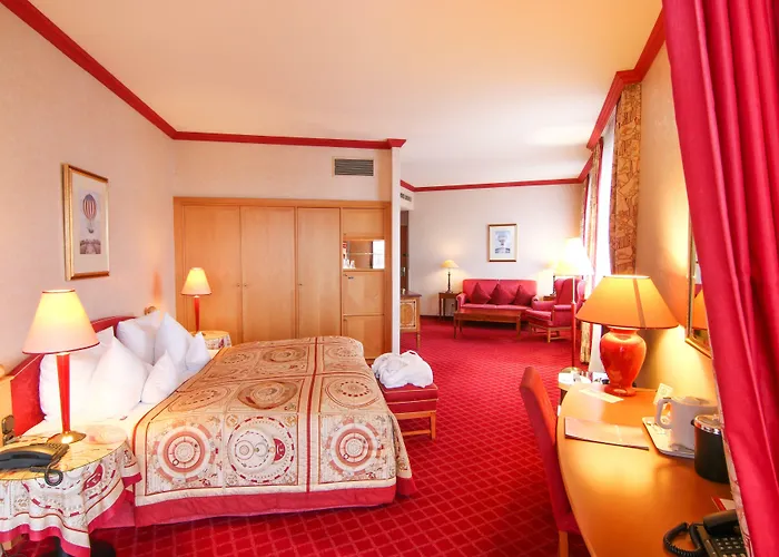 Plaza Premium ホテル 4*