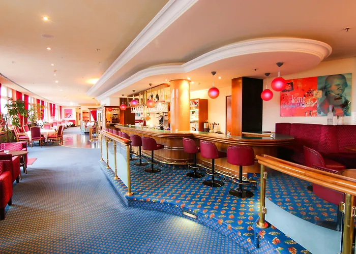 Plaza Premium ホテル 4*